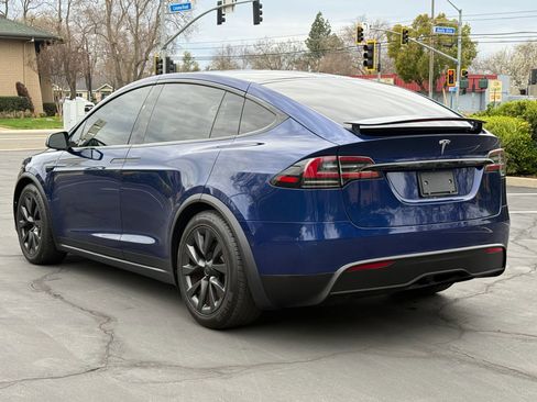 Used 2022 Tesla Model X image 7