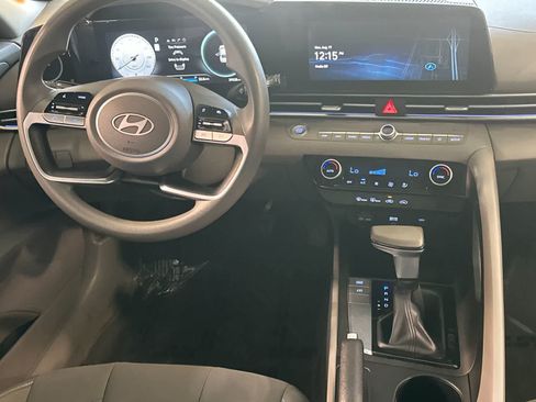 Used 2024 Hyundai Elantra SEL FWD image 15