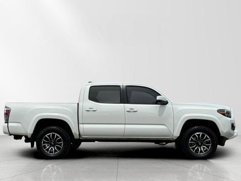 Used 2021 Toyota Tacoma TRD Sport w/ Technology Package image 3
