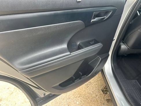 Used 2021 Toyota Highlander XSE FWD image 21