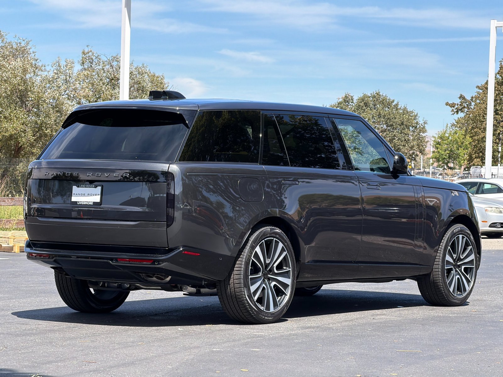 New 2026 Land Rover Range Rover Long Wheelbase SE AWD/4WD image 6