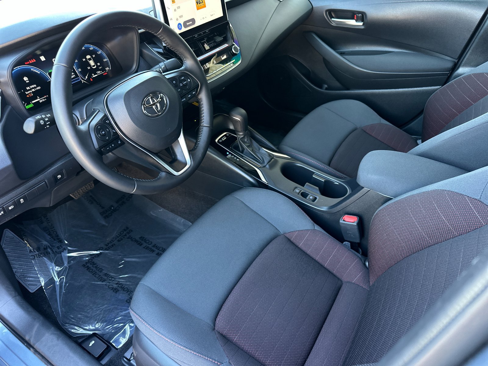 Used 2026 Toyota Corolla SE w/ SE Premium Package FWD image 9