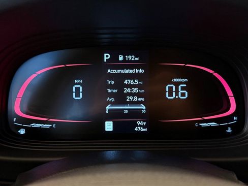 Used 2025 Hyundai Venue Limited image 9