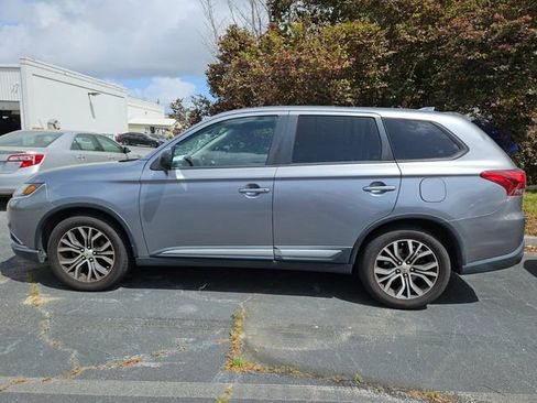 Used 2017 Mitsubishi Outlander ES image 10