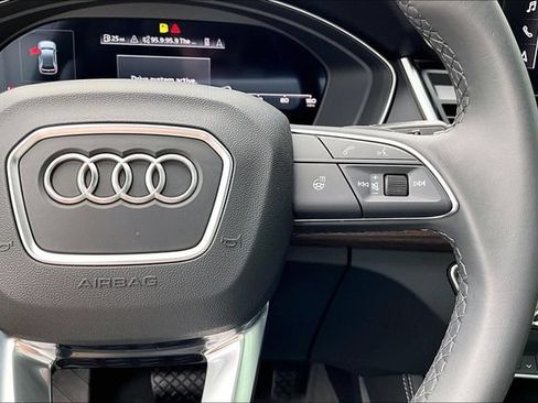 Used 2022 Audi Q5 2.0T Premium Plus w/ Premium Plus Package AWD/4WD image 12