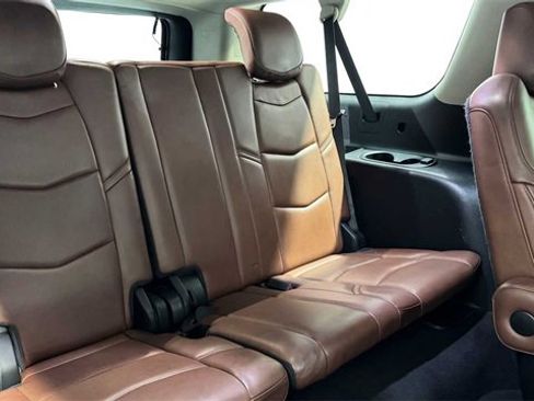 Used 2018 Cadillac Escalade ESV Premium Luxury image 19