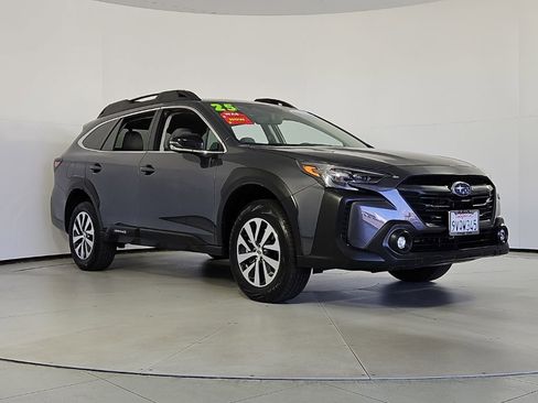 Used 2025 Subaru Outback Premium AWD/4WD image 5