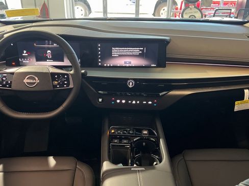 New 2025 Nissan Murano SL image 16