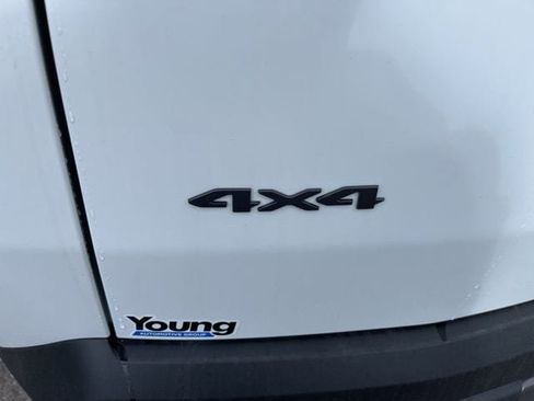 New 2026 Jeep Cherokee Laredo image 10