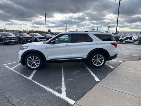 Used 2023 Ford Explorer Platinum w/ Technology Package image 3