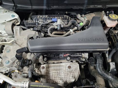 Used 2017 Nissan Rogue S AWD/4WD image 30