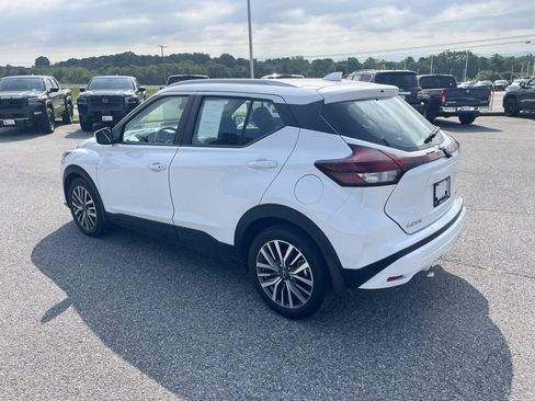 Used 2024 Nissan Kicks SV FWD image 5