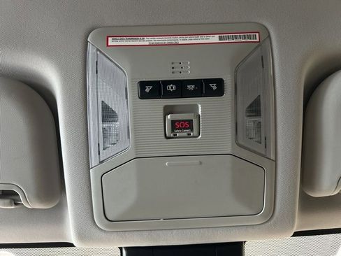 Used 2019 Toyota RAV4 LE image 73