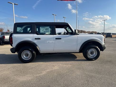 New 2025 Ford Bronco 4-Door image 6
