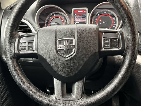 Used 2019 Dodge Journey SE image 13