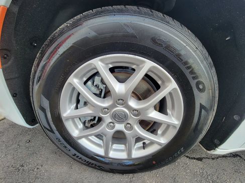 Used 2024 Chrysler Pacifica Touring-L FWD image 22