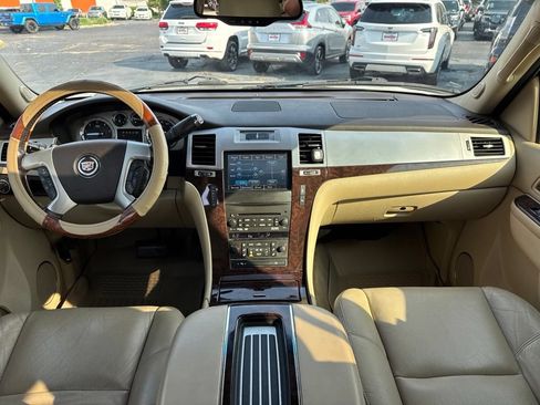 Used 2012 Cadillac Escalade ESV Luxury AWD/4WD image 6