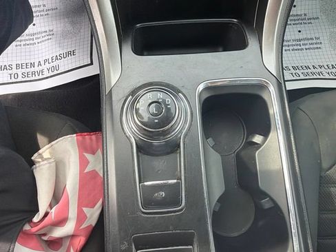 Used 2020 Ford Fusion SE FWD image 21