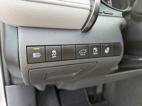 Used 2024 Toyota Camry SE w/ Cold Weather Package AWD/4WD image 19