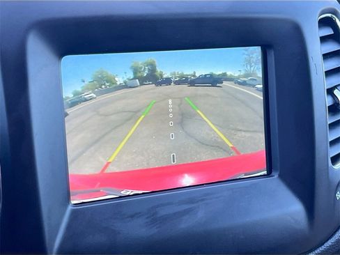 Used 2021 Jeep Compass Latitude image 13