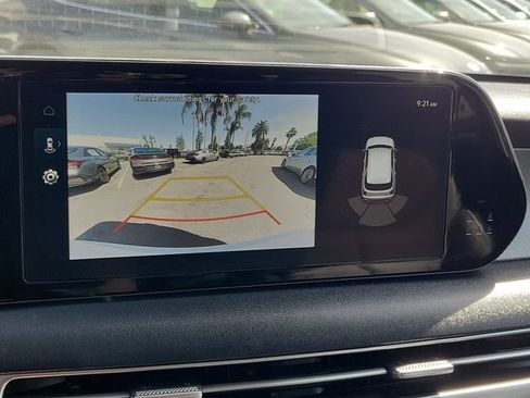 Used 2025 Hyundai Palisade SEL FWD image 12
