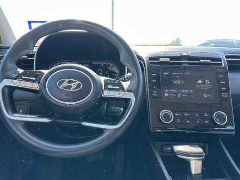 Used 2023 Hyundai Tucson SE image 14