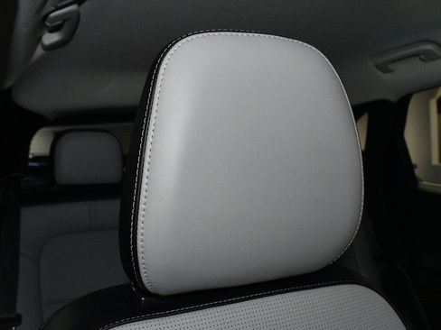 Used 2024 Ford Escape Platinum AWD/4WD image 10
