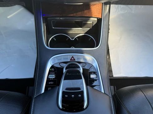 Used 2018 Mercedes-Benz S 560 4MATIC Sedan image 40
