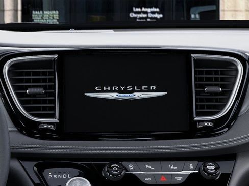 New 2026 Chrysler Pacifica Select FWD image 18