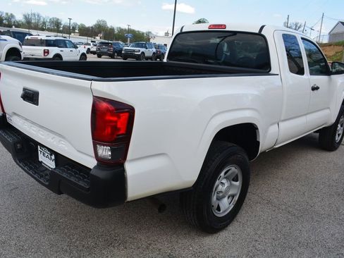 Used 2023 Toyota Tacoma SR RWD image 5