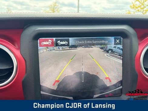 Used 2023 Jeep Wrangler Unlimited Rubicon w/ LED Lighting Group AWD/4WD image 28