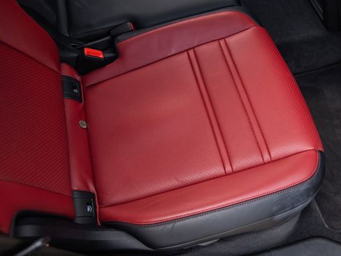 Certified 2024 Porsche Cayenne image 37