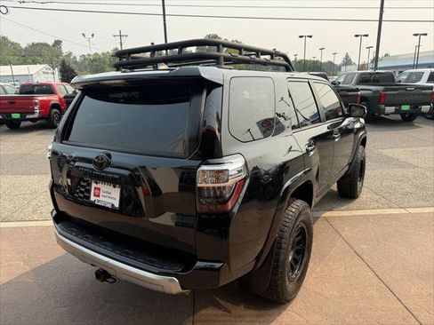 Certified 2021 Toyota 4Runner TRD Off-Road Premium AWD/4WD image 7