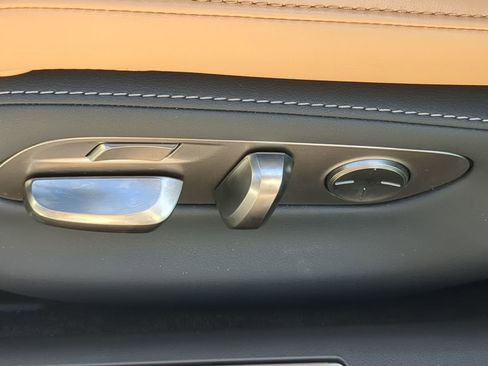 Used 2023 Lexus LS 500 w/ Accessory Package (Z2) image 20