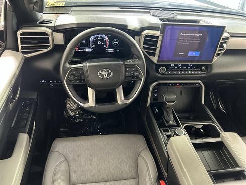 Used 2025 Toyota Tundra Limited AWD/4WD image 22
