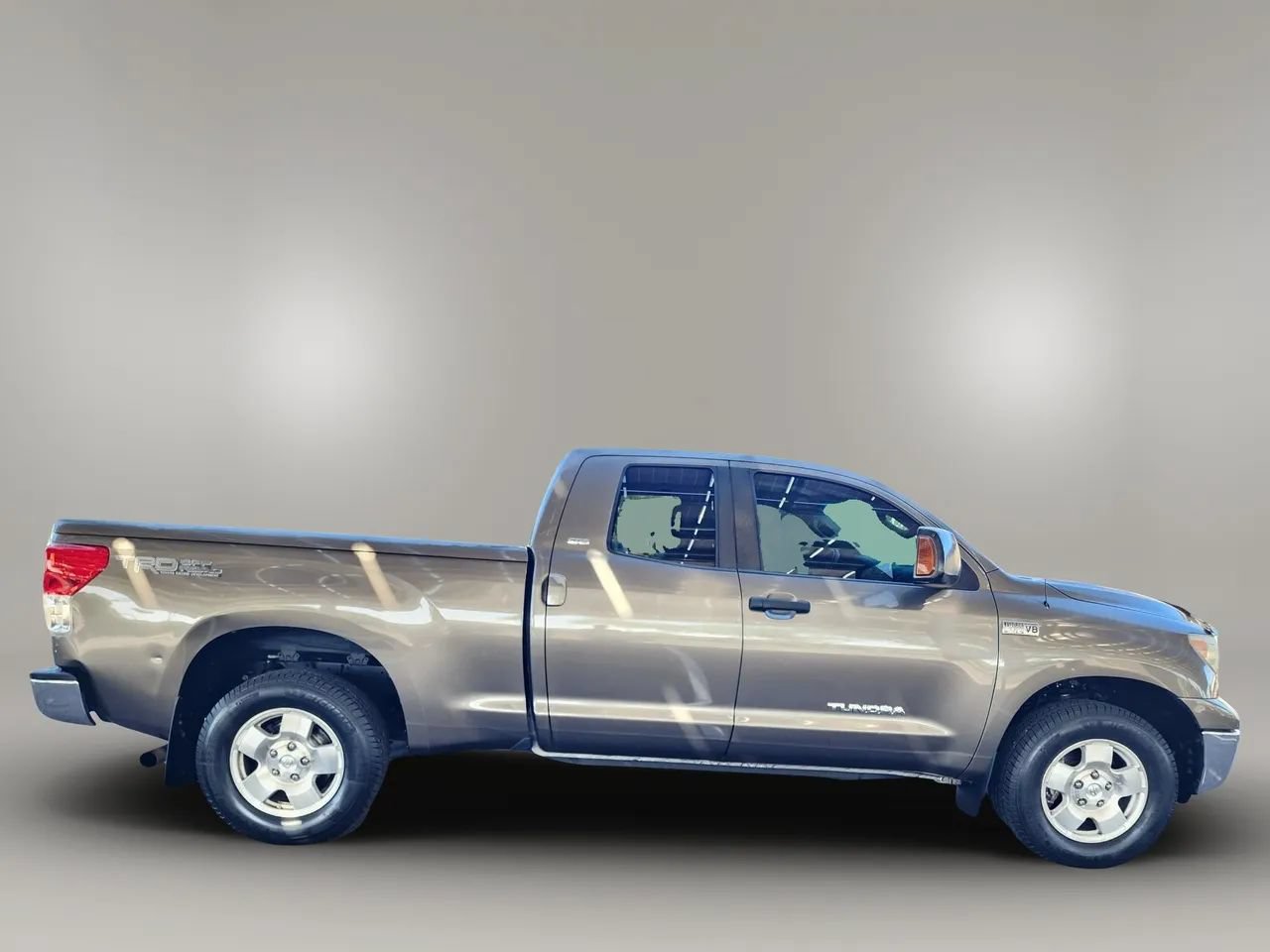 Used 2008 Toyota Tundra SR5 w/ TRD Off-Road Pkg AWD/4WD image 9