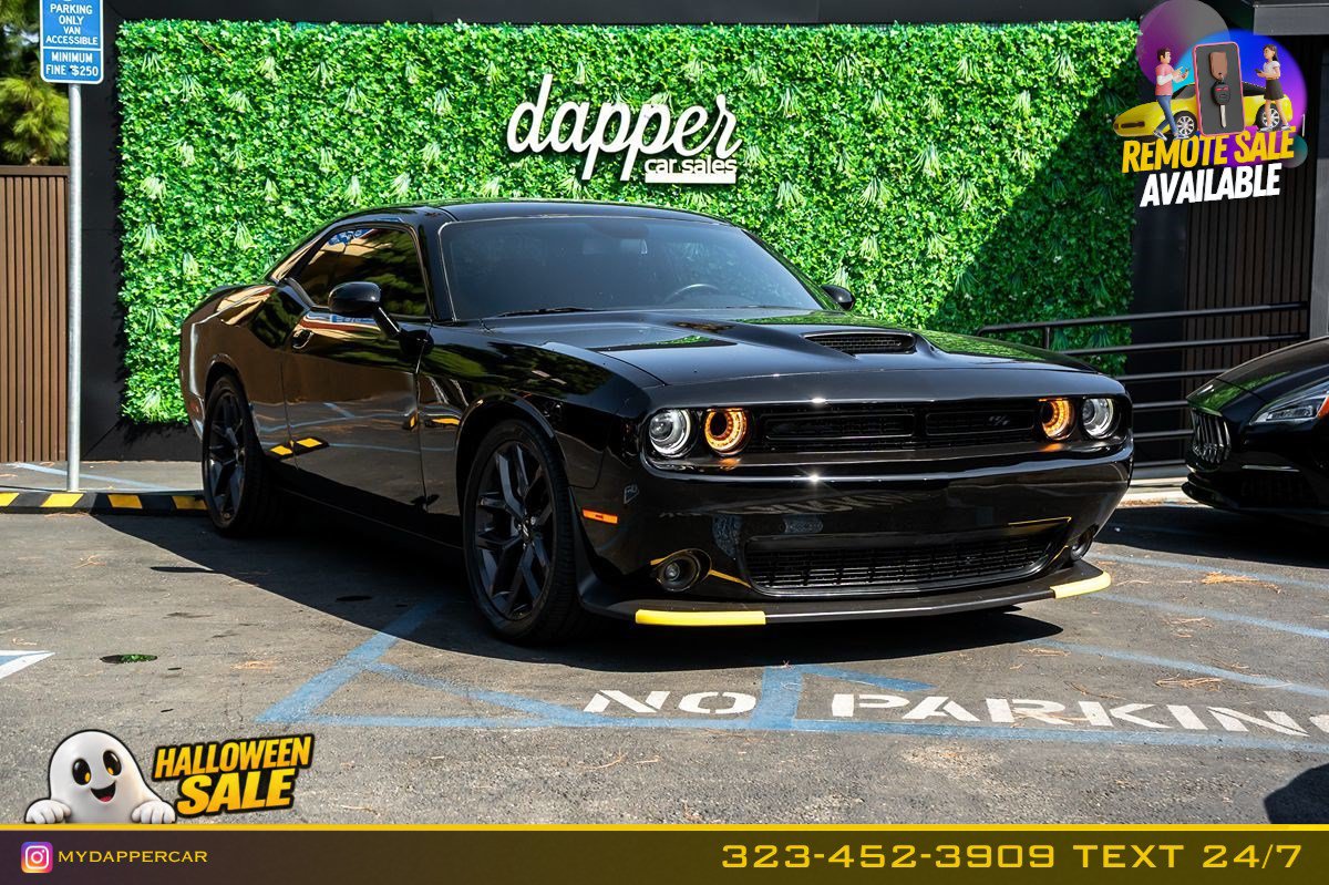 Used 2021 Dodge Challenger R/T w/ Blacktop Package RWD image 3