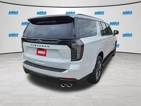Certified 2025 Chevrolet Suburban Z71 w/ Z71 Off-Road Package AWD/4WD image 7