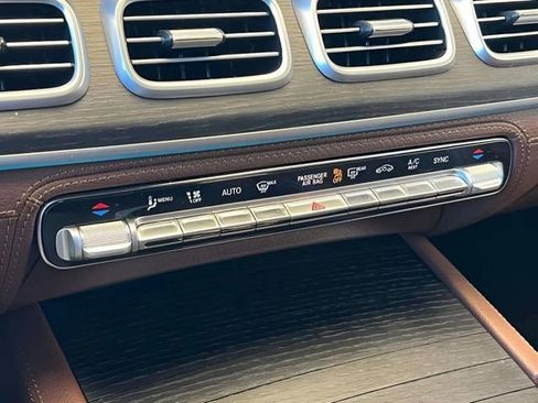 Used 2024 Mercedes-Benz GLE 350 4MATIC image 36