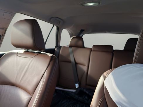 Used 2018 Subaru Outback 3.6R Touring w/ Popular Package #3 image 6