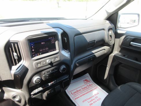 Used 2022 Chevrolet Silverado 1500 Custom AWD/4WD image 11