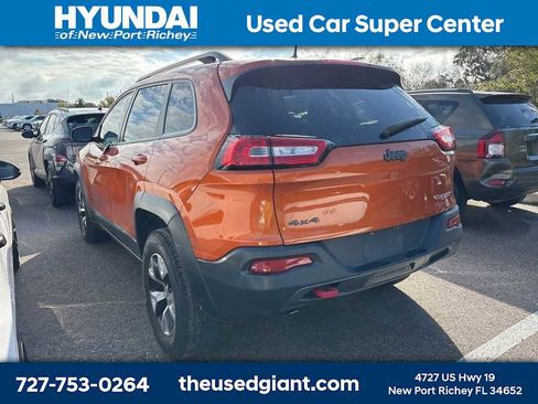 Used 2016 Jeep Cherokee Trailhawk image 2