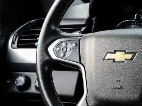 Used 2019 Chevrolet Suburban LT image 29
