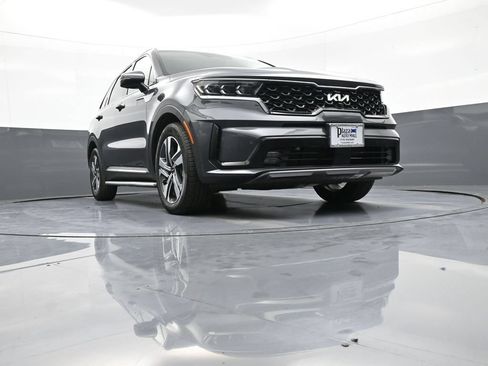 Certified 2023 Kia Sorento SX Prestige AWD/4WD image 30