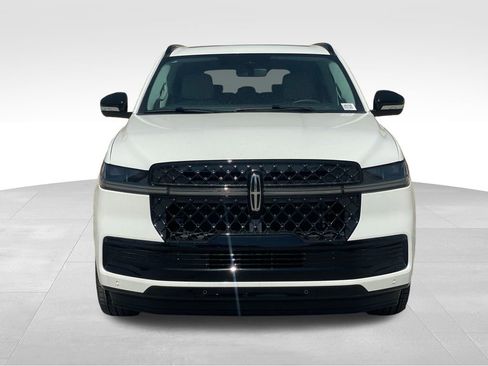 New 2026 Lincoln Navigator Reserve w/ Jet Appearance Package AWD/4WD image 8