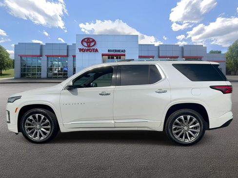 Used 2023 Chevrolet Traverse Premier FWD image 4