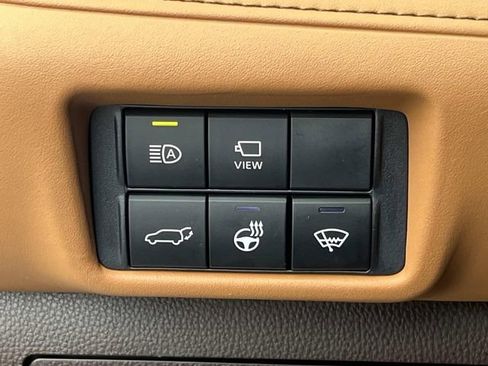 Used 2021 Toyota Highlander Platinum AWD/4WD image 29