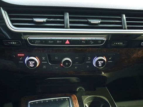 Used 2018 Audi Q7 3.0T Premium Plus w/ Premium Plus Package image 25