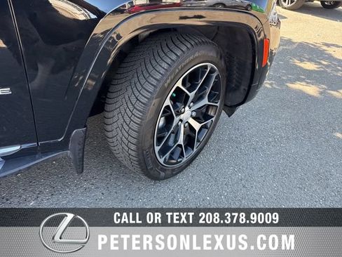 Used 2022 Jeep Grand Cherokee Summit AWD/4WD image 11