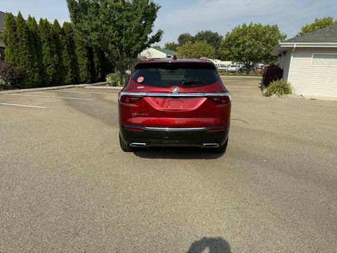 Used 2024 Buick Enclave Premium image 4